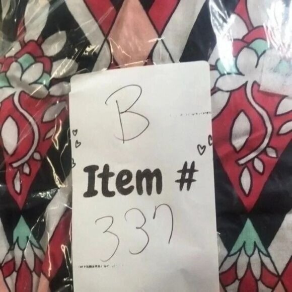 Crown & Ivy Geometric Diamond Print Long Sleeve Top Blouse - Picture 11 of 12